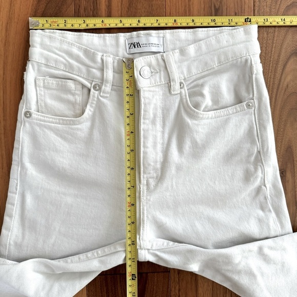 ZARA WHITE MID-RISE FLARED CROPPED JEANS size 24/2 - Picture 10 of 12